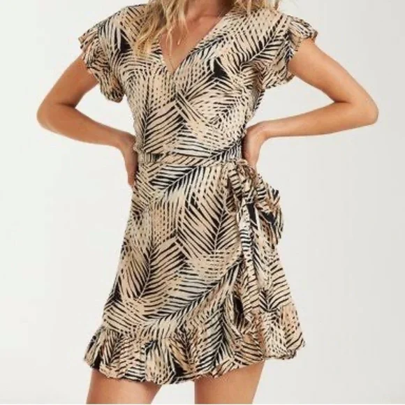 BILLABONG Short Sleeve Wrap Palms Print Mini Dress Size M - Picture 1 of 11